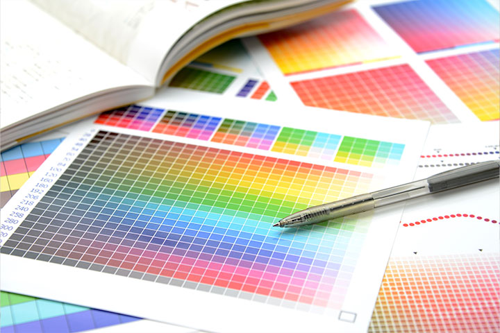 広告デザインの決定・制作